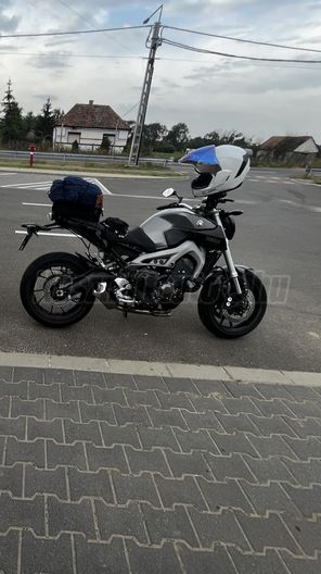 YAMAHA MT-09