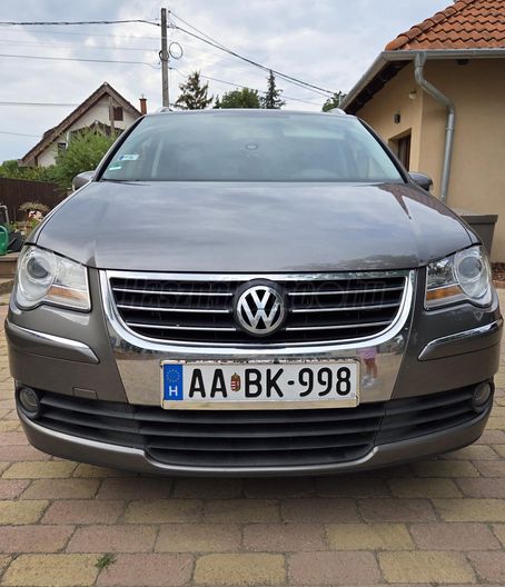 VOLKSWAGEN TOURAN 2.0 PD TDI Highline DSG