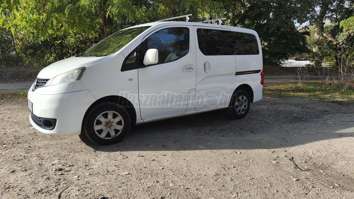 NISSAN NV200