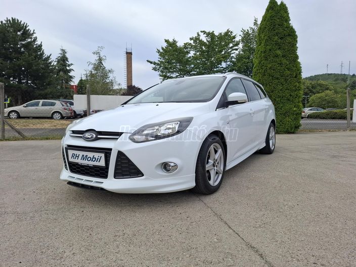 FORD FOCUS 1.6 SCTI Ecoboost Champions