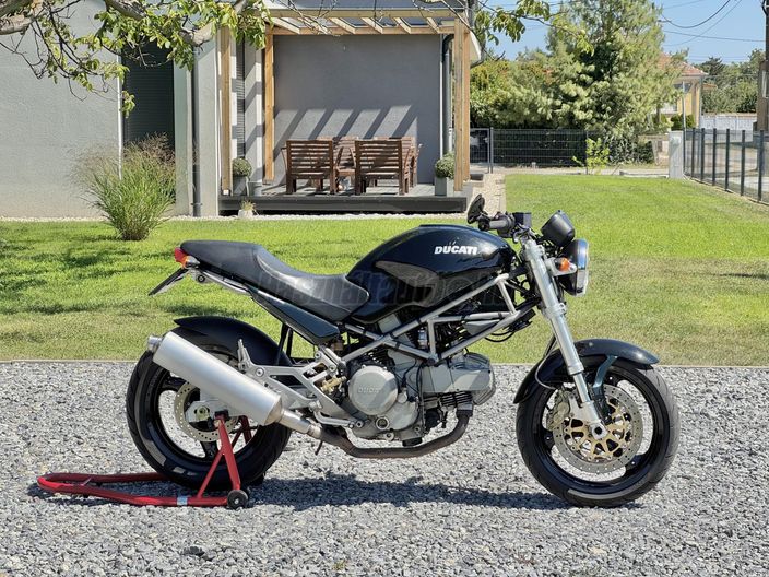 DUCATI MONSTER 600