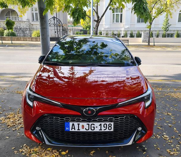 TOYOTA COROLLA Touring Sports 1.8 Hybrid GR Sport e-CVT