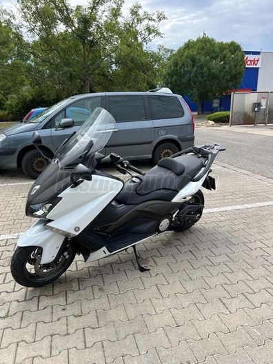 YAMAHA TMAX