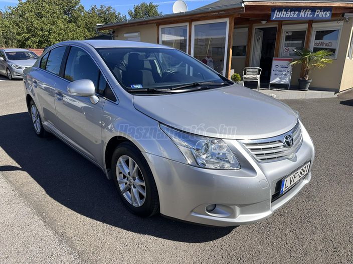 TOYOTA AVENSIS 1.6 Travel