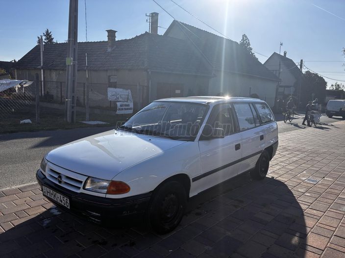 OPEL ASTRA F 1.6 GLS