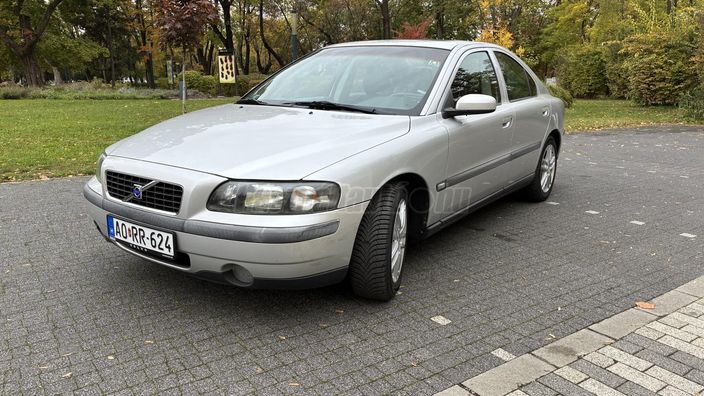 VOLVO S60 2.4 Momentum
