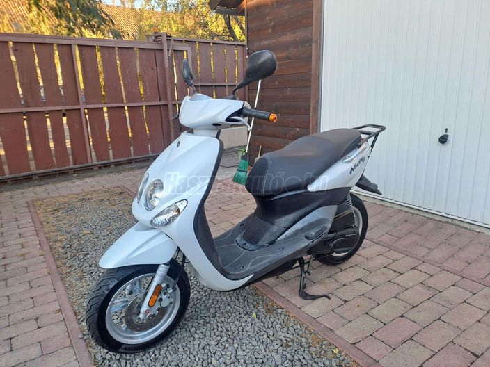 YAMAHA NEOS