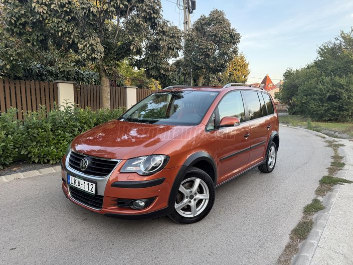 VOLKSWAGEN TOURAN Cross 1.4 TSi DSG