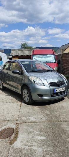TOYOTA YARIS 1.0 Sol