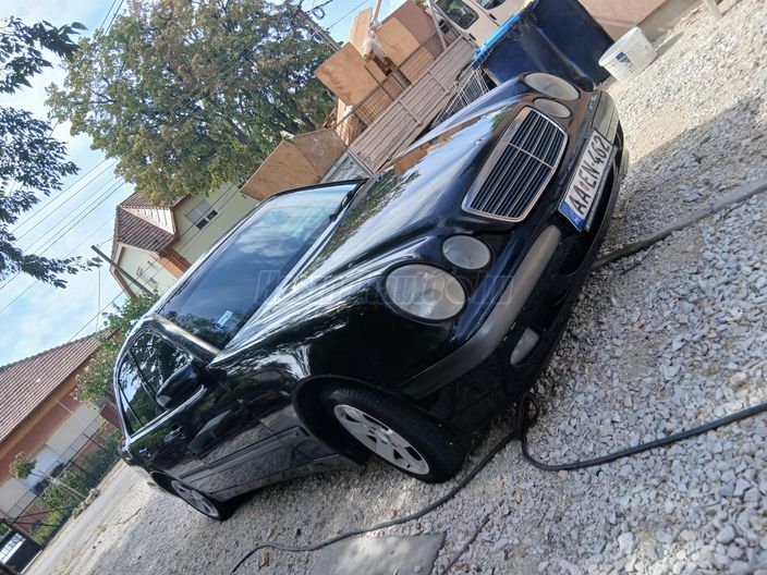 MERCEDES-BENZ E 220 CDI Classic (Automata)