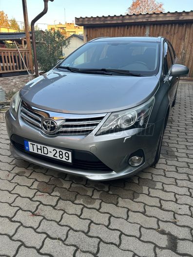TOYOTA AVENSIS Wagon 1.8 Sol