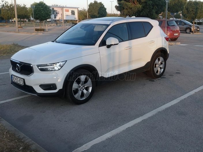 VOLVO XC40 2.0 [D3] Momentum Geartronic