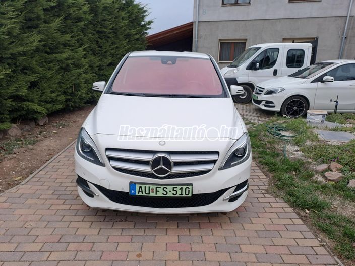 MERCEDES-BENZ B 250 E