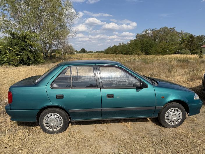 SUZUKI SWIFT Sedan 1.3 GC