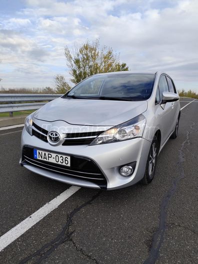 TOYOTA VERSO 1.8 Active [7 személy]
