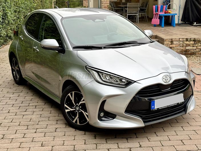 TOYOTA YARIS 1.5 Hybrid Style e-CVT