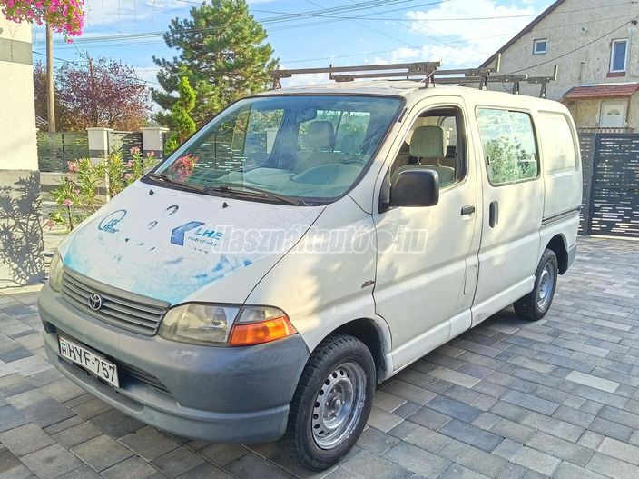 TOYOTA HIACE 2.5 D4-D Combi