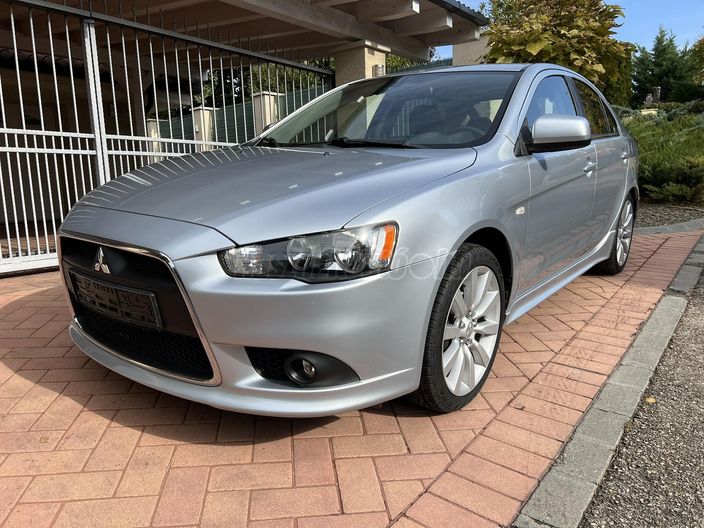 MITSUBISHI LANCER Sportback 1.8 Intense CVT