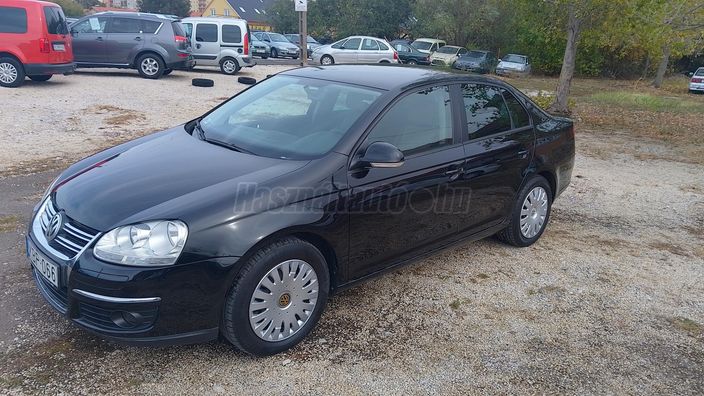 VOLKSWAGEN JETTA 1.6 Trendline