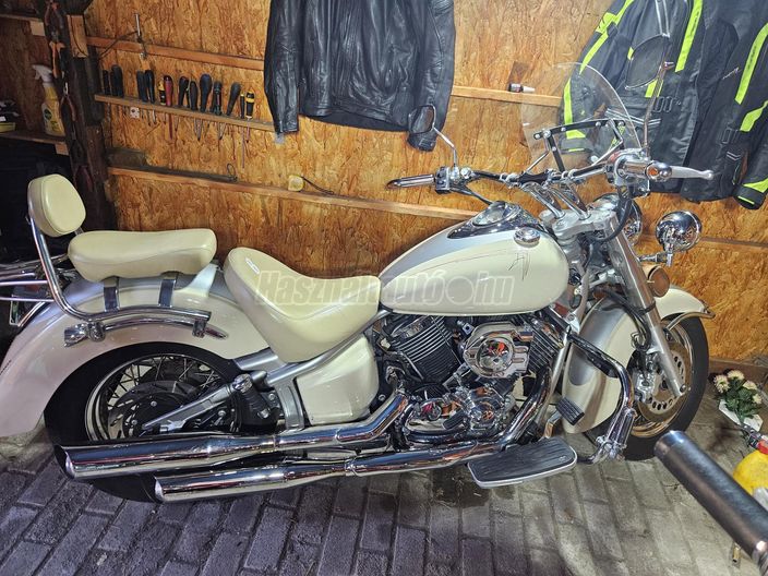 YAMAHA XVS 1100 A DRAG STAR