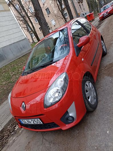 RENAULT TWINGO