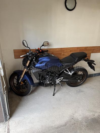 HONDA CB 300 F