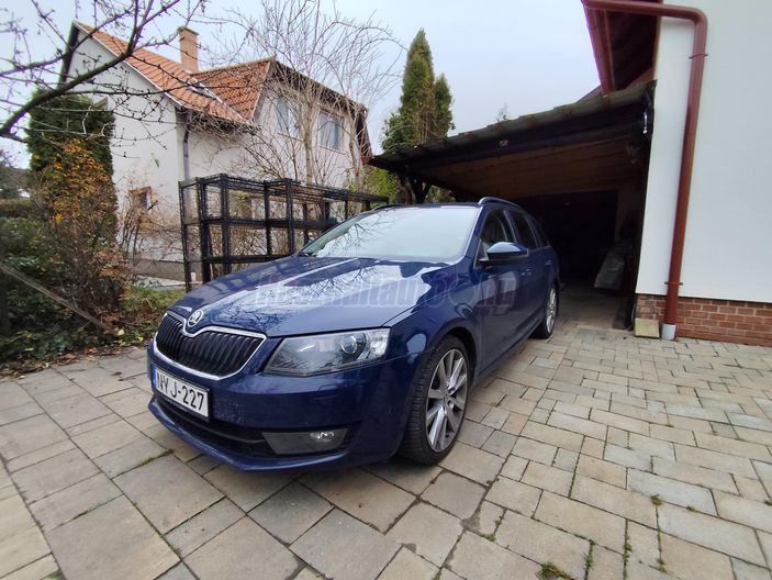 SKODA OCTAVIA 1.6 CR TDI Style DSG