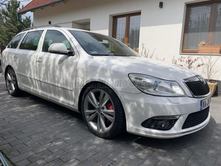 SKODA OCTAVIA Combi RS 2.0 CR TDI DSG DPF EU5