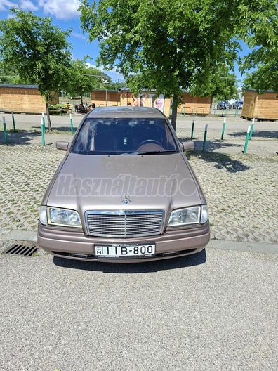 MERCEDES-BENZ C 180 Classic
