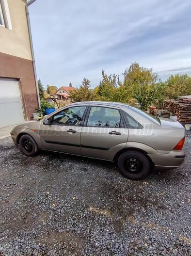 FORD FOCUS 1.4 Ambiente