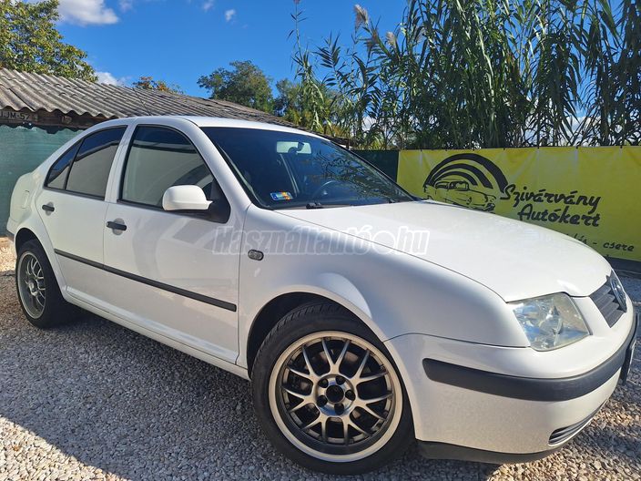 VOLKSWAGEN BORA 1.6 Comfortline