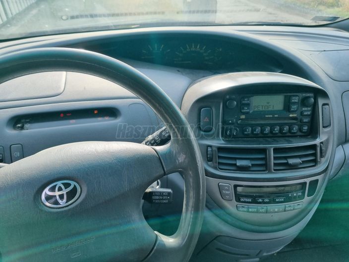 TOYOTA PREVIA 2.0 D-4D Luna