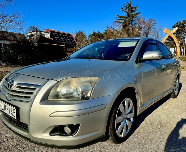 TOYOTA AVENSIS 1.8