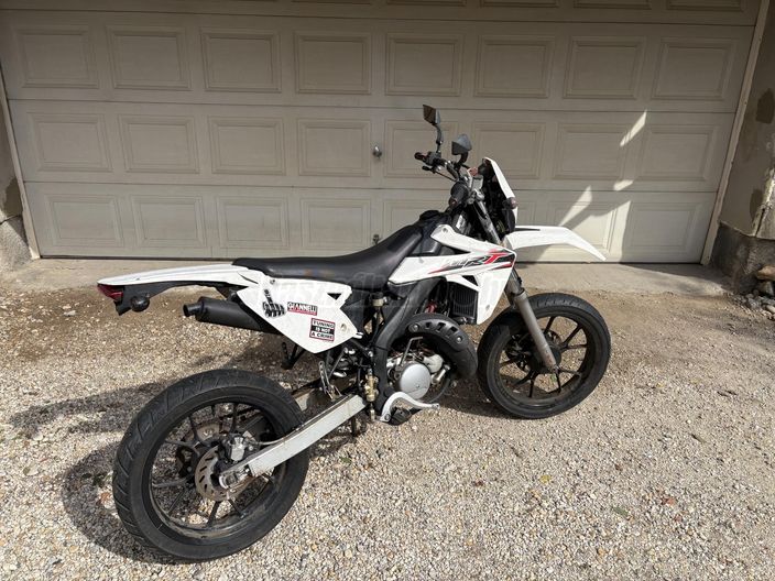 RIEJU MRT 50 SUPERMOTO