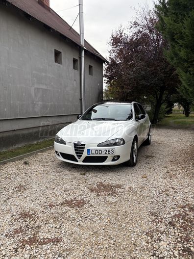 ALFA ROMEO 147 1.6 T.S. Black Line
