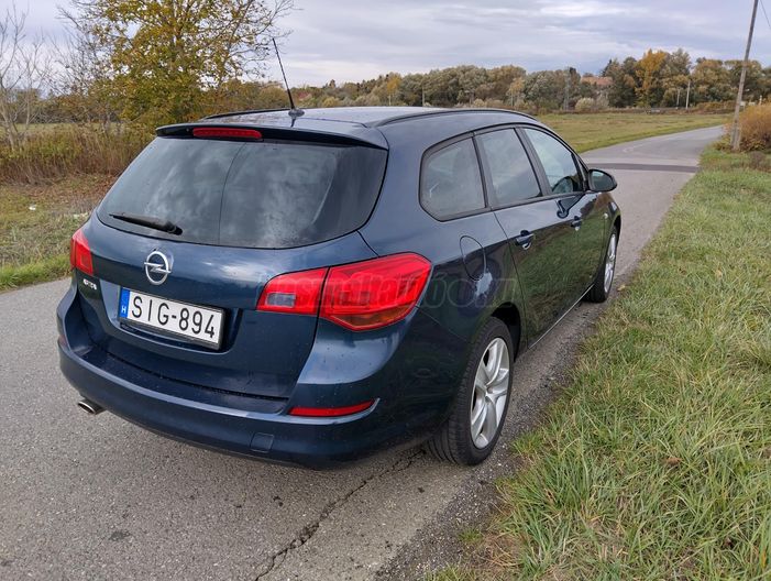 OPEL ASTRA J Sports Tourer 1.4 T Enjoy