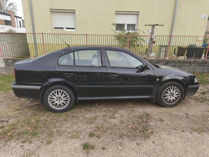 SKODA OCTAVIA 1.6 Elegance
