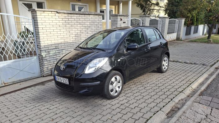 TOYOTA YARIS 1.3 Sol AC