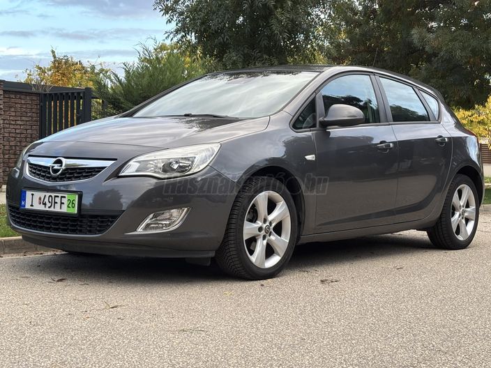 OPEL ASTRA J 1.4 Enjoy