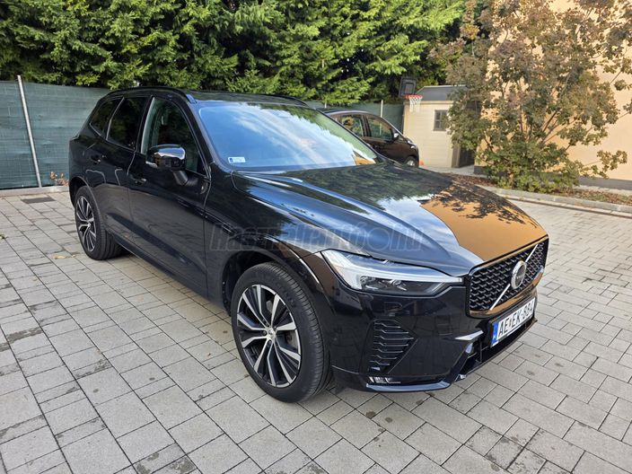 VOLVO XC60 2.0 [B5] MHEV Ultimate Dark AWD Geartronic
