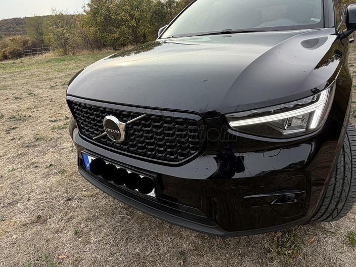 VOLVO XC40 2.0 [B4] MHEV Ultimate Dark DCT