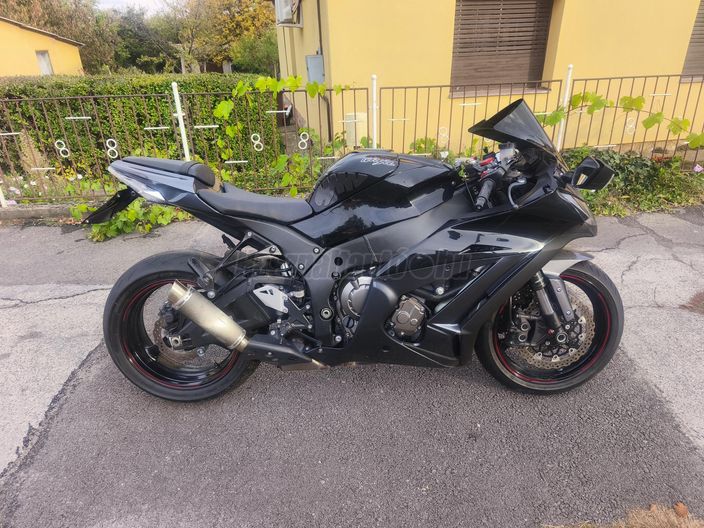 KAWASAKI ZX-10 R (NINJA)