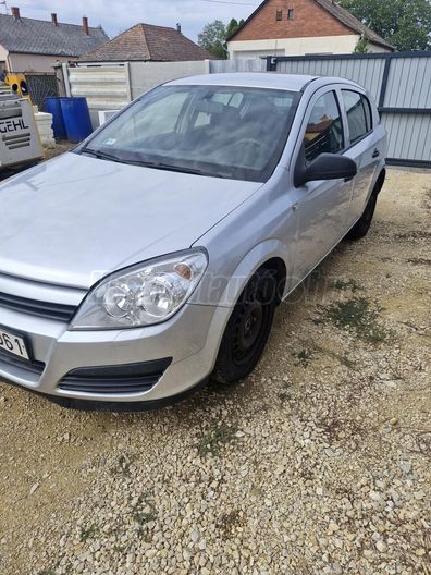 OPEL ASTRA H 1.4 Cosmo