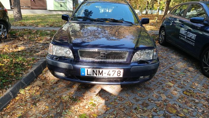 VOLVO V40 1.9 D Elegance