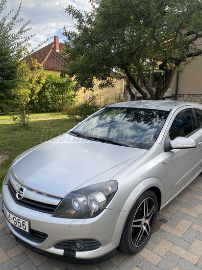 OPEL ASTRA H 1.4 GTC Cosmo