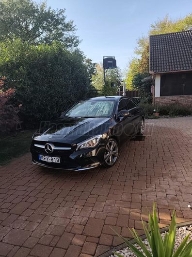 MERCEDES-BENZ CLA 180