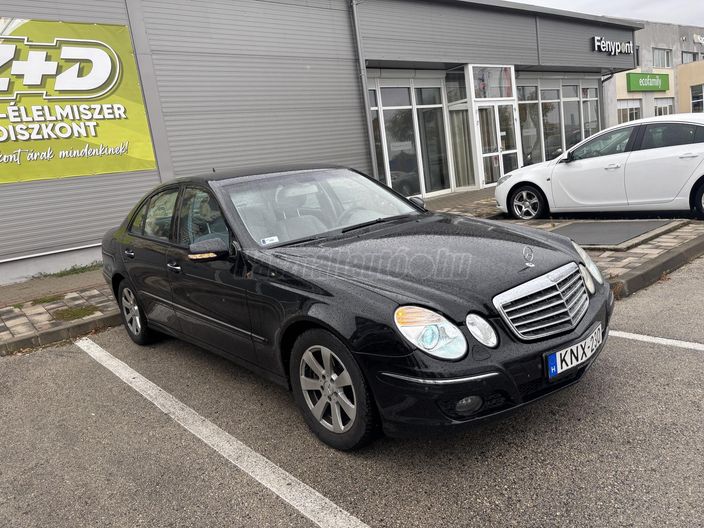 MERCEDES-BENZ E 220