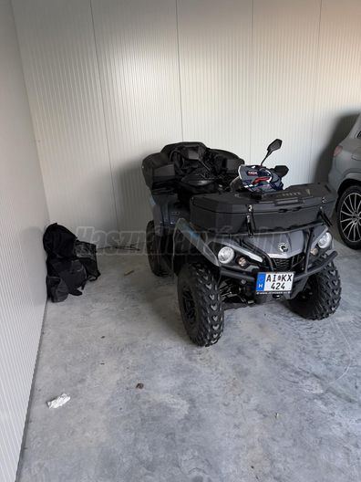 CAN-AM OUTLANDER