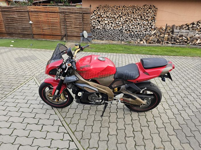 APRILIA TUONO 1000
