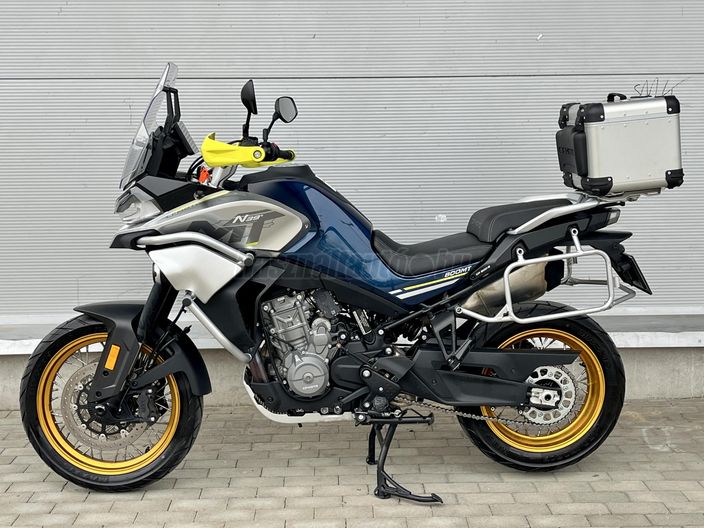 CFMOTO 800 MT